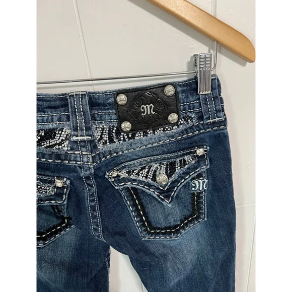 Women's Miss Me Jeans Size 26 Dark Blue with White Stitching - Picture 5 of 13